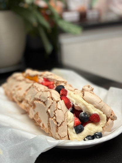 Pavlova Roulade (1.2 KG)